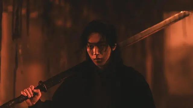 Nam Joo Hyuk sebagai “Gu Cheon” dalam drakor The East Palace. (dok Netflix)