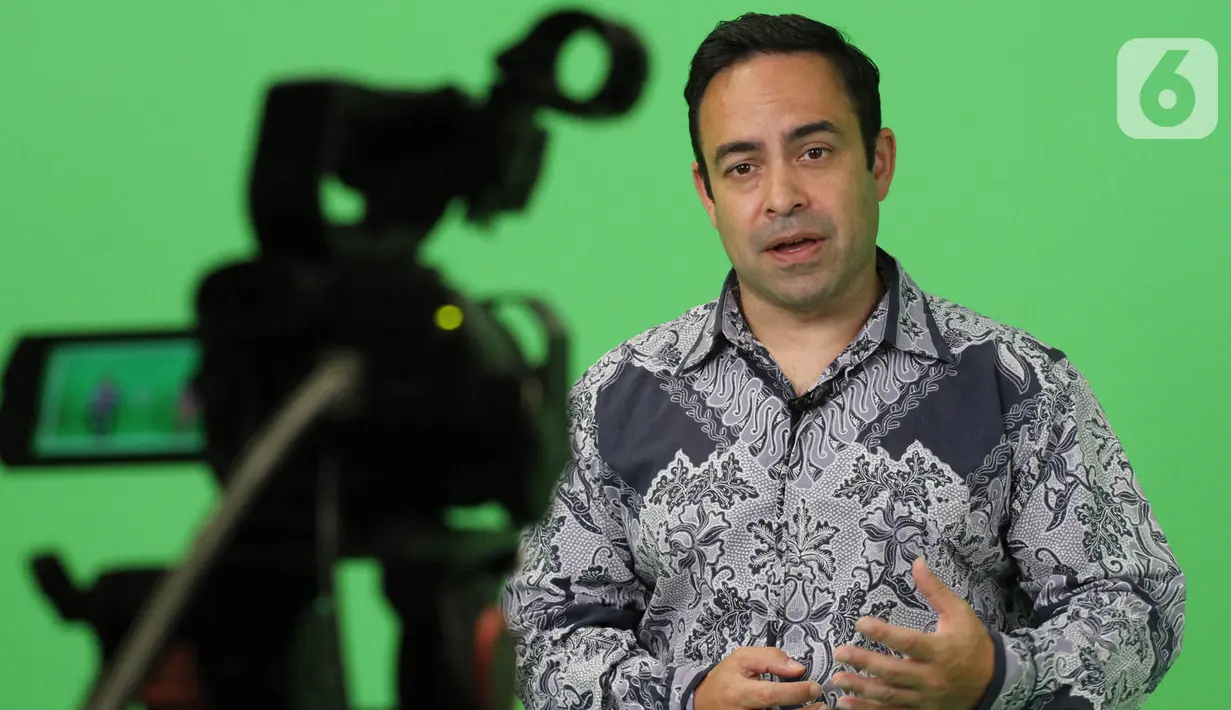 Direktur Utama Zurich Asuransi Indonesia Hassan Karim saat memberikan keterangan pers virtual pada peluncuran Zurich Asuransi Indonesia di Jakarta, Kamis (4/11/2021). Rebranding dua perusahaan ini, Zurich fokus dalam menerapkan kekuatan baru dalam pasar asuransi di Indonesia. (Liputan6.com/HO/Ading)