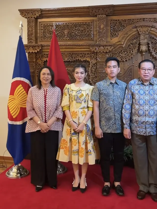 Gaya Rambut Selvi Ananda