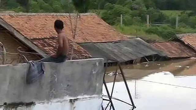 Ribuan Pengungsi Banjir di Kragilan Belum Terima Bantuan