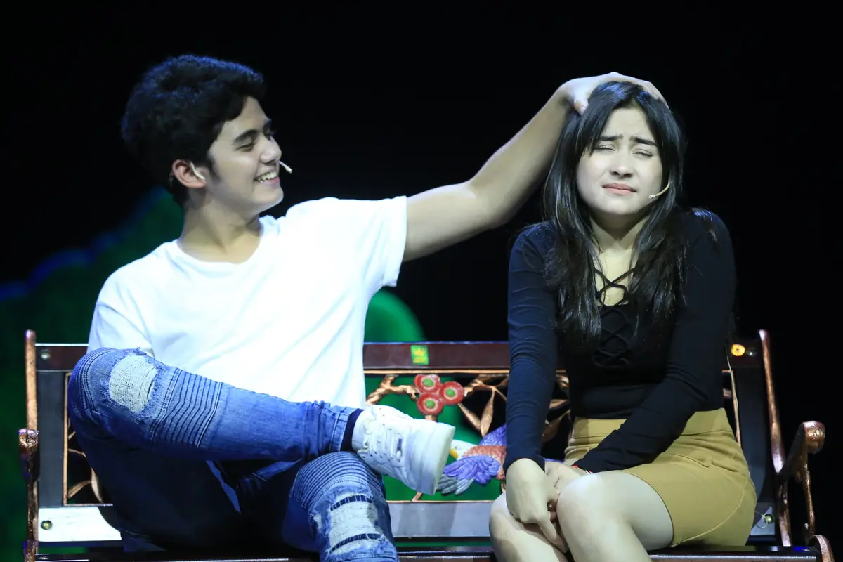[Bintang] Aliando Syarief dan Prilly Latuconsina