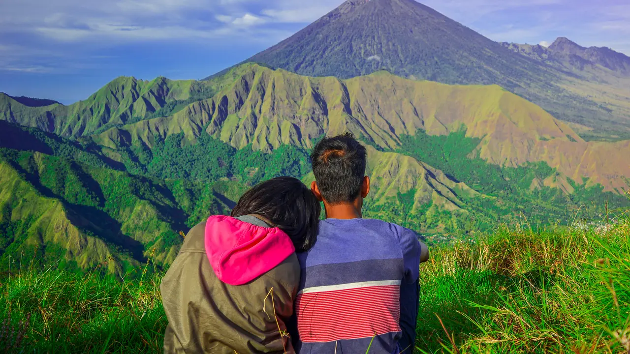 pasangan cinta