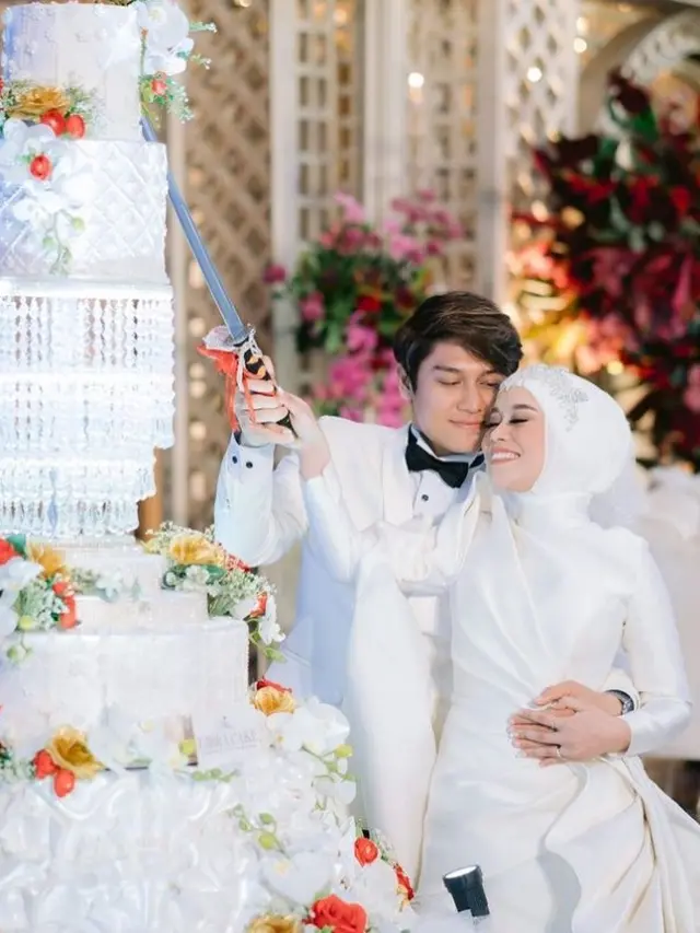 Potret Lesti Kejora dan Rizky Billar pada saat akad nikah (Sumber: Instagram/lestikejora)