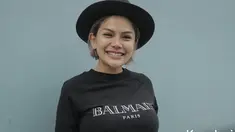 Tampil simpel, Nikita hanya mengenakan kaos hitam dan topi. Namun dirinya nampak terlihat memesona dengan balutan senyum sumringahnya. (Kapanlagi.com/Nurwahyunan)
