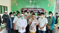 Halaqah Gus-gus Pengasuh Pesantren NU se-Jawa, Madura, dan Bali mendeklarasikann dukungan kepada Said Aqil Siradj untuk kembali maju sebagai Ketum PBNU. (Liputan6.com/Pramita Tristiawati)