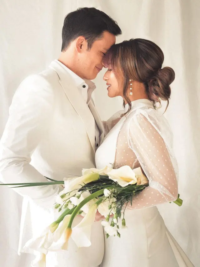 7 Potret Prewedding Mike Lewis dan Janisaa Pradja, Elegan Bernuansa Putih