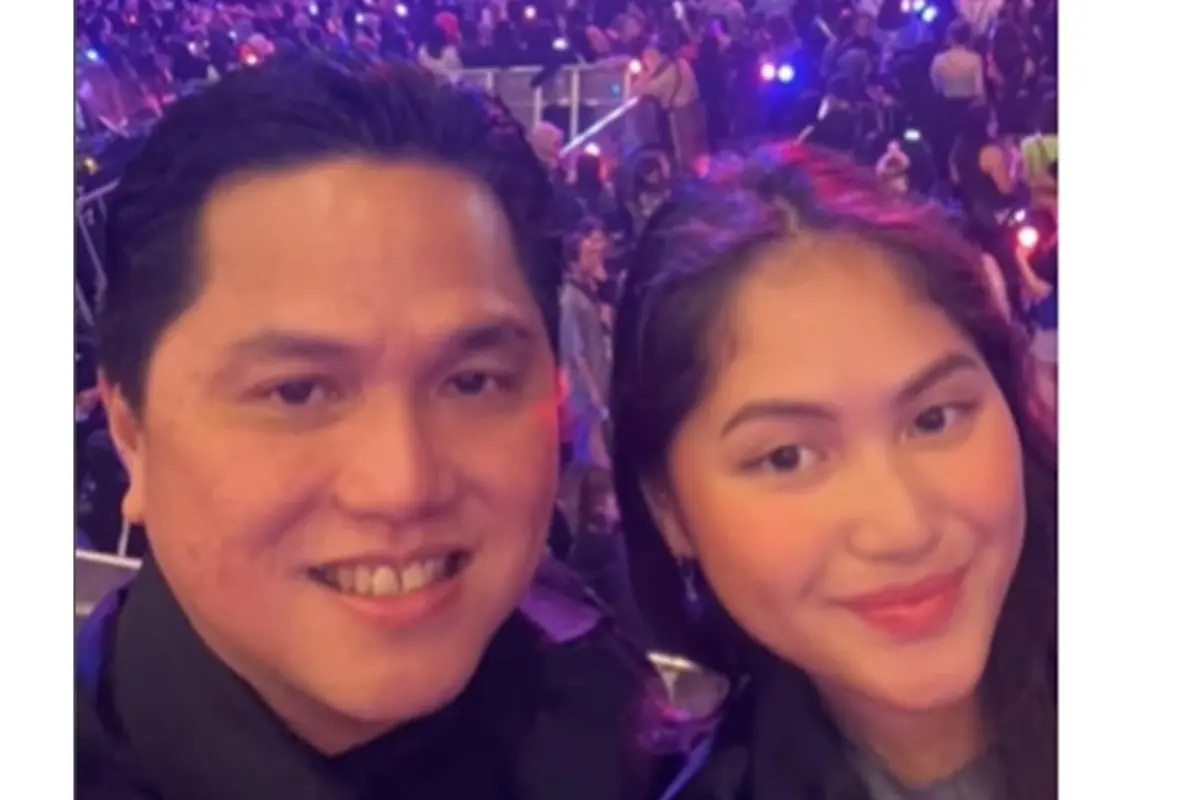 8 Momen Erick Thohir Temani Anak Nonton Konser Suga, Ikut Jadi ARMY