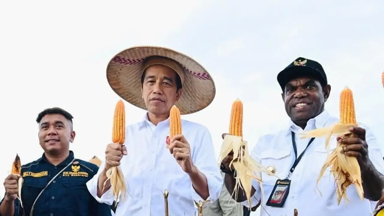 Kunjungan Presiden Joko Widodo (Jokowi) selama dua hari ke Papua (5-7 Juli 2023) dalam rangka peresmian Bandara Asmat, Panen Raya Jagung di Keerom