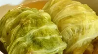 Roll kyabetsu, kol gulung isi ayam sambal bawang. (dok. Instagram @nanarokusha/https://www.instagram.com/p/BK3FjLuAQk_/)