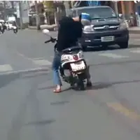 Video 'zombie' yang naik motor ini