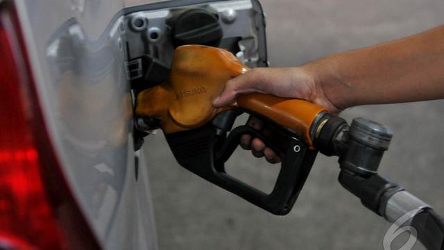 Premium Langka, SPBU Ini Diserbu Pengendara