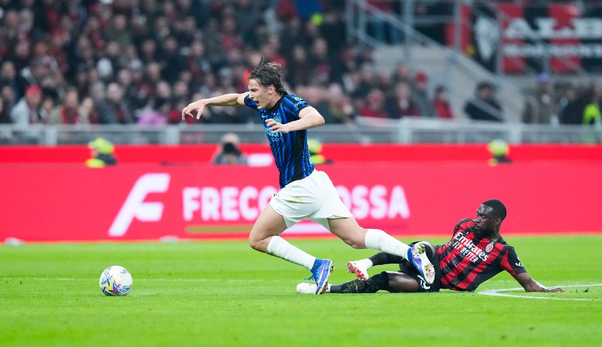 AC Milan berhasil memenangi Derby della Madonnina setelah menaklukkan Inter Milan dengan skor tipis 1-0. (AP Photo/Luca Bruno)