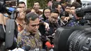 Sekjen Partai Gerindra Ahmad Muzani memberi keterangan saat tiba di rumah Prabowo Subianto di Jakarta, Kamis (9/8). Sejumlah petinggi Gerindra dan PAN mulai berdatangan jelang deklarasi capres-cawapres. (Merdeka.com/Iqbal Nugroho)