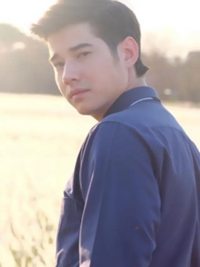 [Bintang] Mario Maurer Berhasil Curi Perhatian Kaum Hawa dengan Senyuman Mautnya