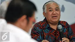 Din Syamsuddin memberikan keterangan pers saat deklarasi Dewan Nasional Pergerakan Indonesia Maju (PIM) di Jakarta, Senin (4/4/2016). Dewan Nasional PIM menggalang potensi kemajemukan untuk ikut memajukan kehidupan bangsa. (Liputan6.com/Johan Tallo)