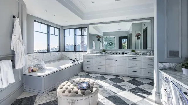 [Bintang] Kylie Jenner