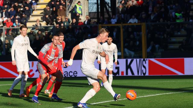 Rasmus Hojlund mencetak gol di laga Cremonese vs Napoli di pekan ke-17 Liga Italia 2025/2026 di Stadio Giovanni Zini, Minggu (28/12/2025).