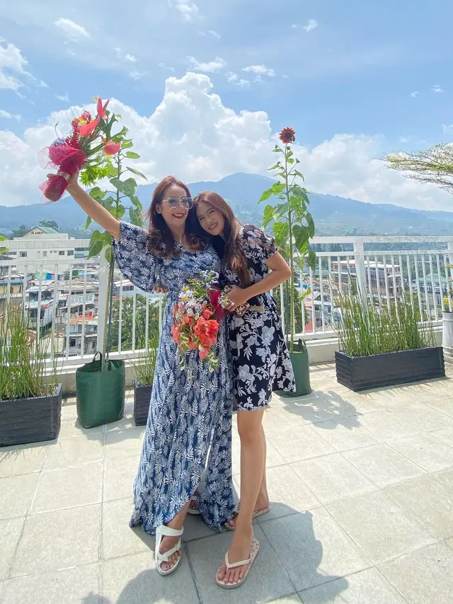 Shanice Margaretha dan Irene Librawati (Foto: Instagram/@mamiiren)