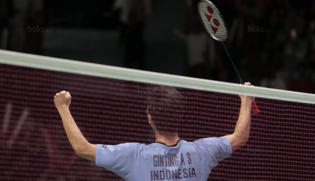 Ekspresi Anthony Ginting usai kalahkan Chen Long  pada perempatfinal Daihatsu Indonesia Master 2018 di Istora Senayan, Kamis (26/1/2018). Ginting menang 21-11 16-21 21-18. (Bola.com/Nick Hanoatubun)