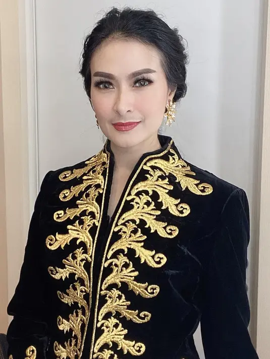 Iis Dahlia (Youtube/Dewi Perssik)