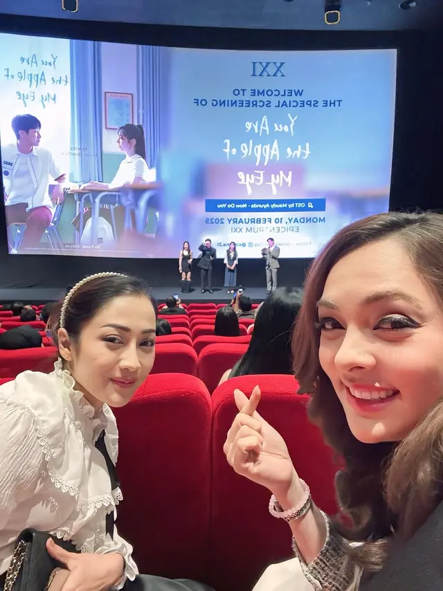6 Potret Jinyoung dan Dahyun Bareng Seleb Indonesia, Promosi Film di Jakarta
