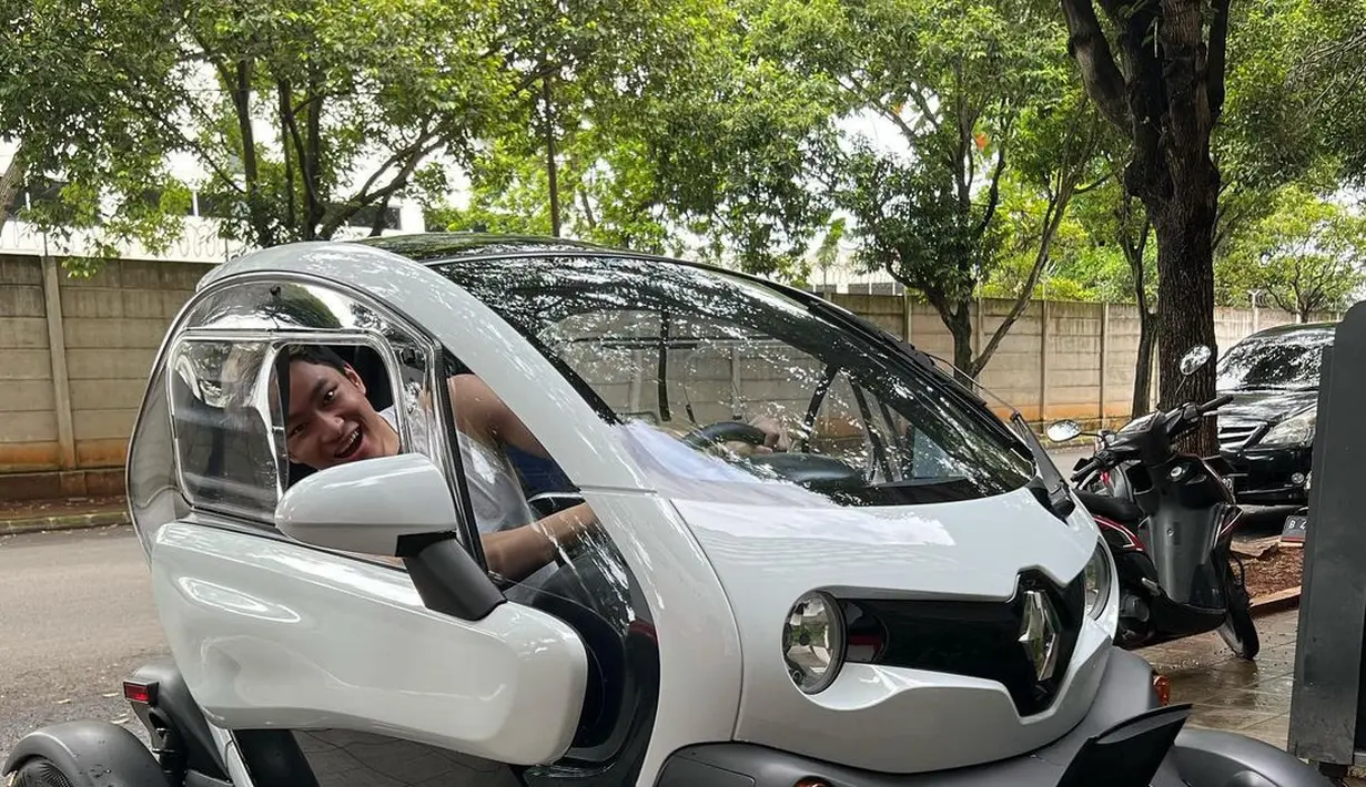 Azka Corbuzier dan Deddy Corbuzier (Instagram/azkacorbuzier)