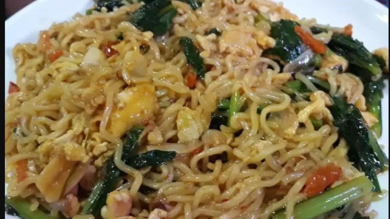Mie Nyemek Pedas Original.  foto:  Instagram @oktaviabudiman.savafrozenfood
