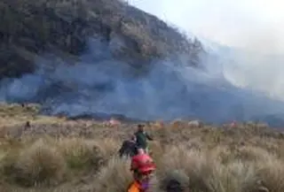 Sebanyak 1.500 personel dari unsur TNI, Polri, BPBD, TNBTS, hingga relawan kini disiagakan penuh untuk mengantisipasi munculnya titik asap baru dari sisa bara tersembunyi. (Liputan6.com/ Dok Ist)