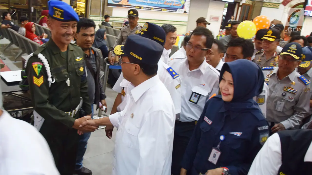 Sidak Menhub di Stasiun Tawang Semarang