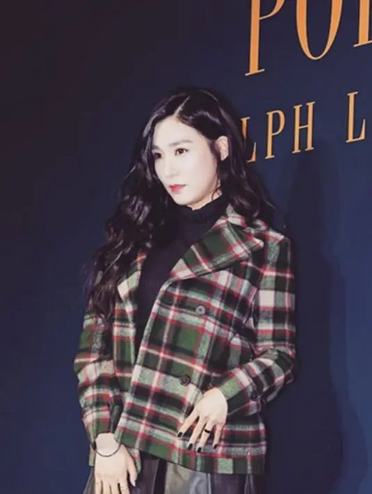 Tiffany sangat menyukai akting Jamie Dornan dan Dakota Johnson. Tiffany juga menilai akting keduanya sangat memukau. (Instagram/Bintang.com)