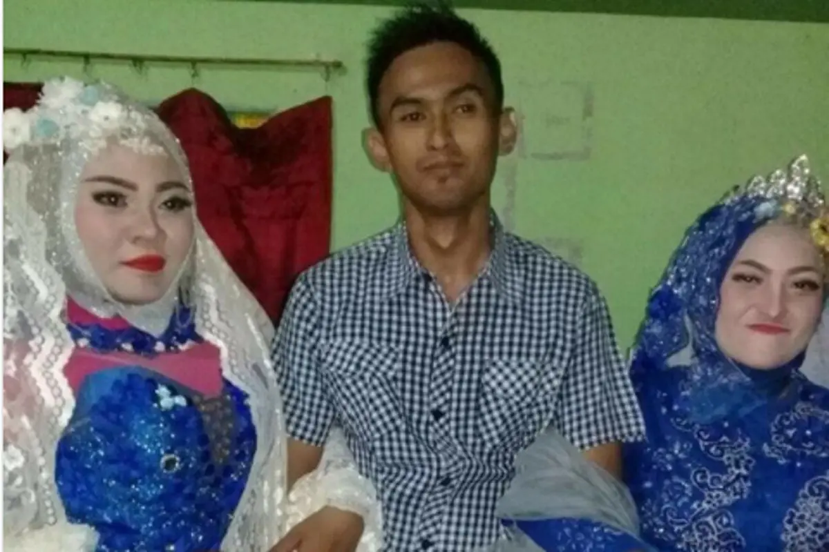 Pria Lombok Nikahi 2 Perempuan Sekaligus, Warganet Fokus ke Ekspresi Mempelainya