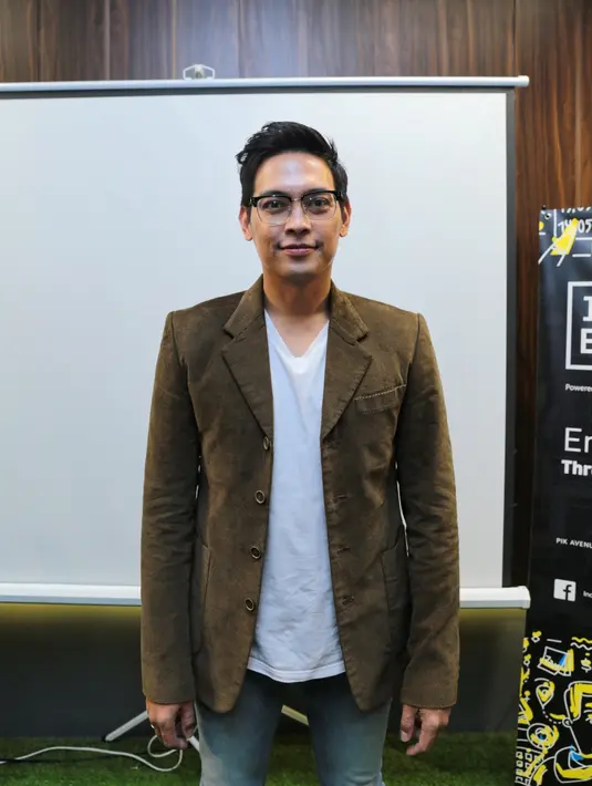 "Yang jelas baik saya pribadi maupun teman-teman di Ada Band, kami betul-betul membicarakannya dengan baik-baik dari hati ke hati. Kami tidak konflik, kami tidak ada masalah," tegasnya. (Adrian Utama/Bintang.com)