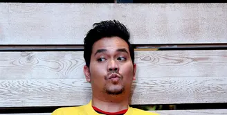 Indra Bekti ikut andil dalam program amal 'Shave For Hope 2015' yang dihelat untuk memberikan donasi kepada anak-anak penderita kanker. (Wimbarsana/Bintang.com)