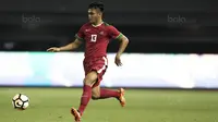 Bek Timnas Indonesia U-19, Rachmat Irianto, mengontrol bola saat melawan Kamboja U-19 pada laga persahabatan di Stadion Patriot, Bekasi, Rabu (4/10/2017). Indonesia menang 2-0 atas Kamboja. (Bola.com/Vitalis Yogi Trisna)