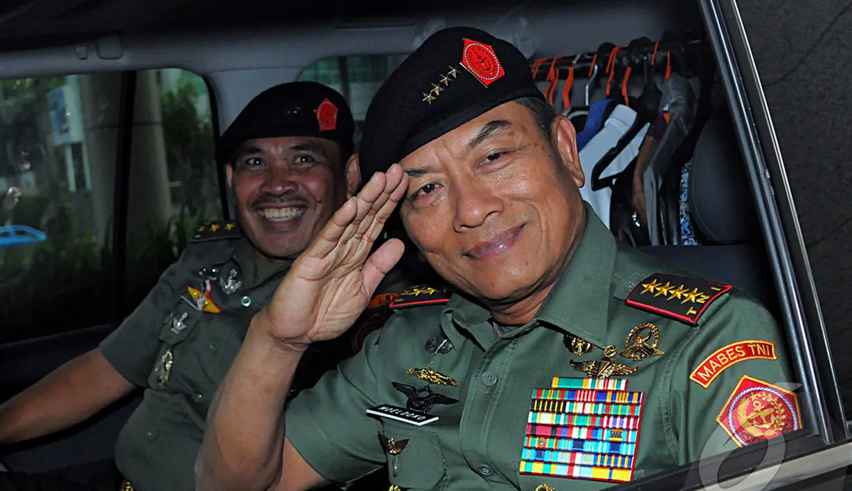   Moeldoko meminta masyarakat tidak melakukan kegiatan yang kontraproduktif saat pelantikan Jokowi nanti, Jakarta, Selasa (14/10/2014) (Liputan6.com/Faisal R Syam)