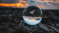 Ilustrasi imajinasi, inspirasi. (Photo by Louis Maniquet on Unsplash)