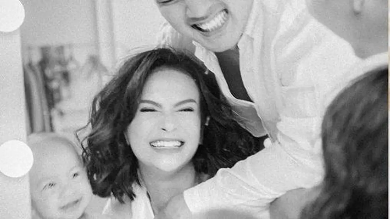 6 Gaya Pemotretan Terbaru Vanessa Angel dan Bibi Ardiansyah, Mesra Banget