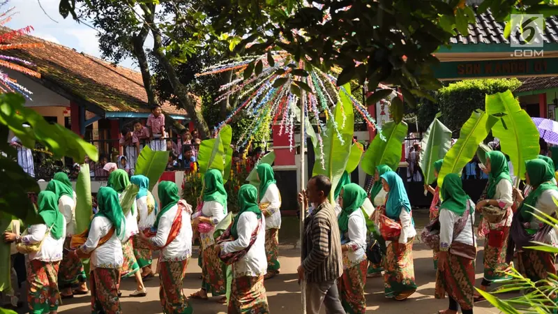 Melihat Tradisi Nyadran Kali di Desa Kandri Semarang