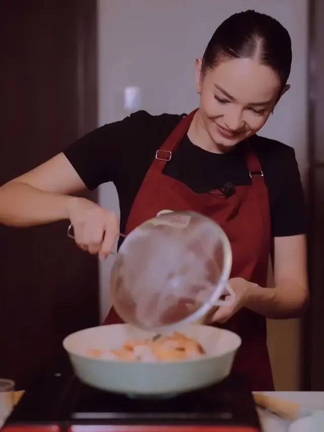 Enzy Storia miliki dapur minimalis (Instagram/enzystoria)