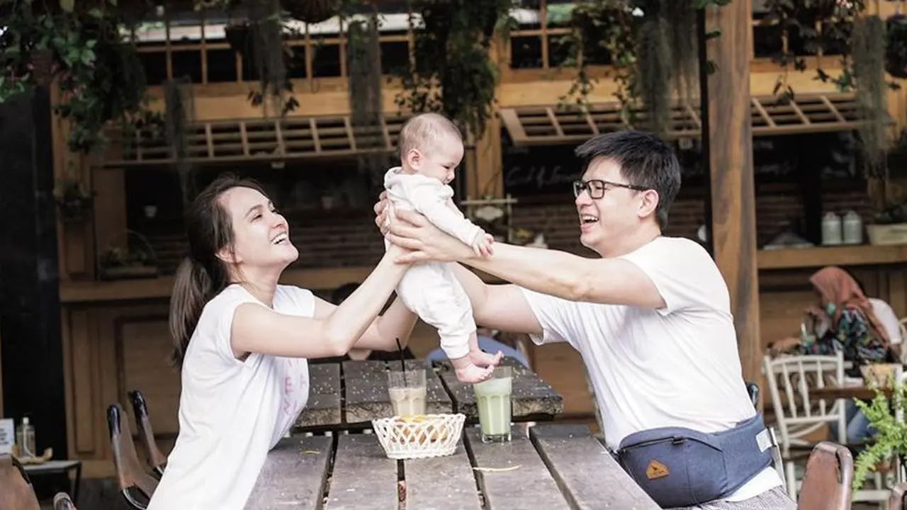 Sudah Berusia Empat Bulan, Ini 7 Momen Shandy Aulia Ajak Baby Claire ke Bandung