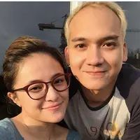 Kisah asmara Marshanda dan Egi John itu kini telah berakhir. Sebagai sahabat sejak kecil, keduanya sepakat menyelesaikan secara baik-baik. Dan tetap menjalin hubungan pertemanan. (dok. Instagram)