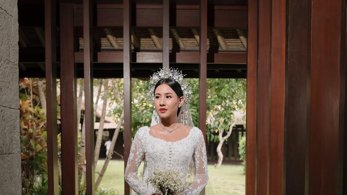 Tampil Anggun &amp; Modern dengan Tren Warna Kebaya Pernikahan 2025