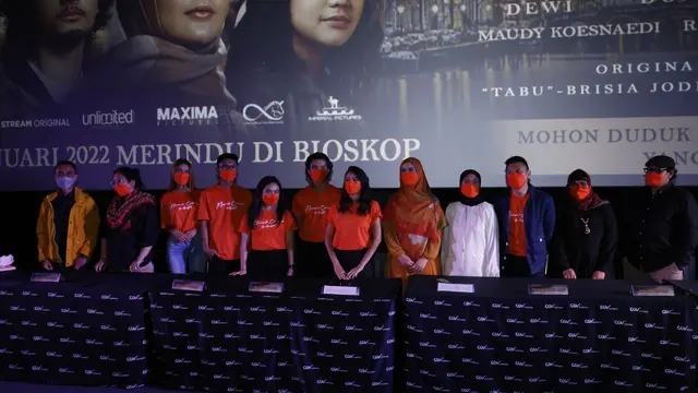 [Fimela] Cast Film Merindu Cahaya De Amstel