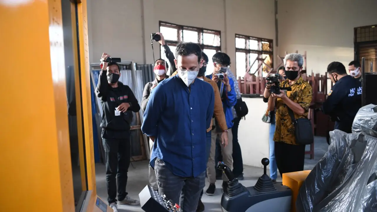 Menteri Pendidikan dan Kebudayaan, Nadiem Anwar Makarim, saat berkunjung ke SMKN 8 Palu