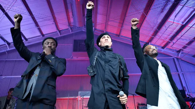 [Bintang] Tanpa Fergie, Black Eyed Peas Rilis Single Big Love