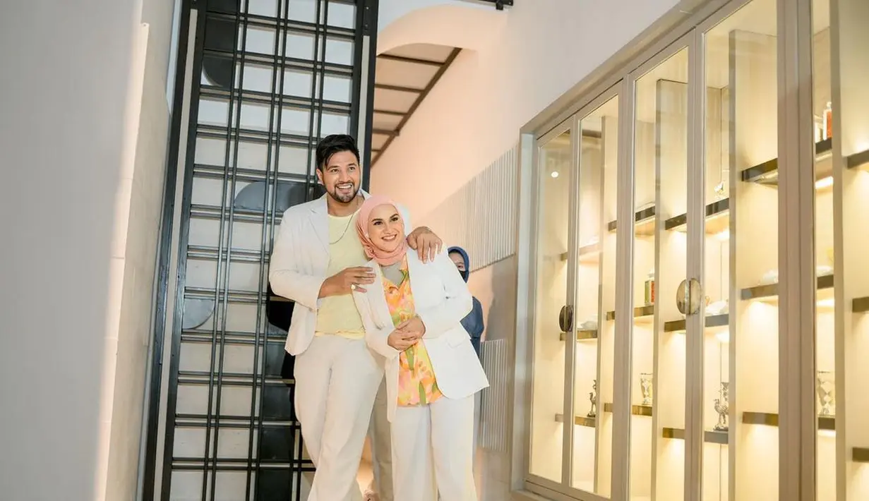 <p>Irish sangat terkesan dengan perayaan ulang tahunnya kali ini. "Such a magical night, a moment to remember," tulisnya. (Instagram @_irishbella_)</p>