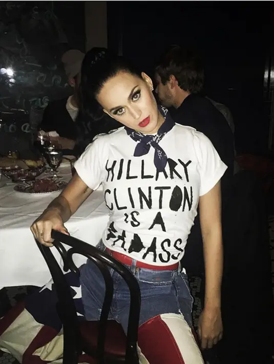 Memiliki pemikiran terbuka dan punya suara, ia mengajak pada tanggal 8 November mendatang untuk menggunakan hak suaranya untuk adanya perubahan. (Instagram/katyperry)