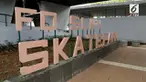 Siapa yang suka bermain skateboard? Sekarang ada sebuah skatepark di kolong jembatan Slipi, Jakarta. Kita coba yuk!