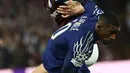 Laga leg kedua perempat final Liga Champions 2024/2025 dimulai dengan permainan terbuka kedua tim. Meski Aston Villa langsung menggempur, namun Paris Saint-Germain mampu mengontrol tempo permainan dengan baik. (FRANCK FIFE/AFP)