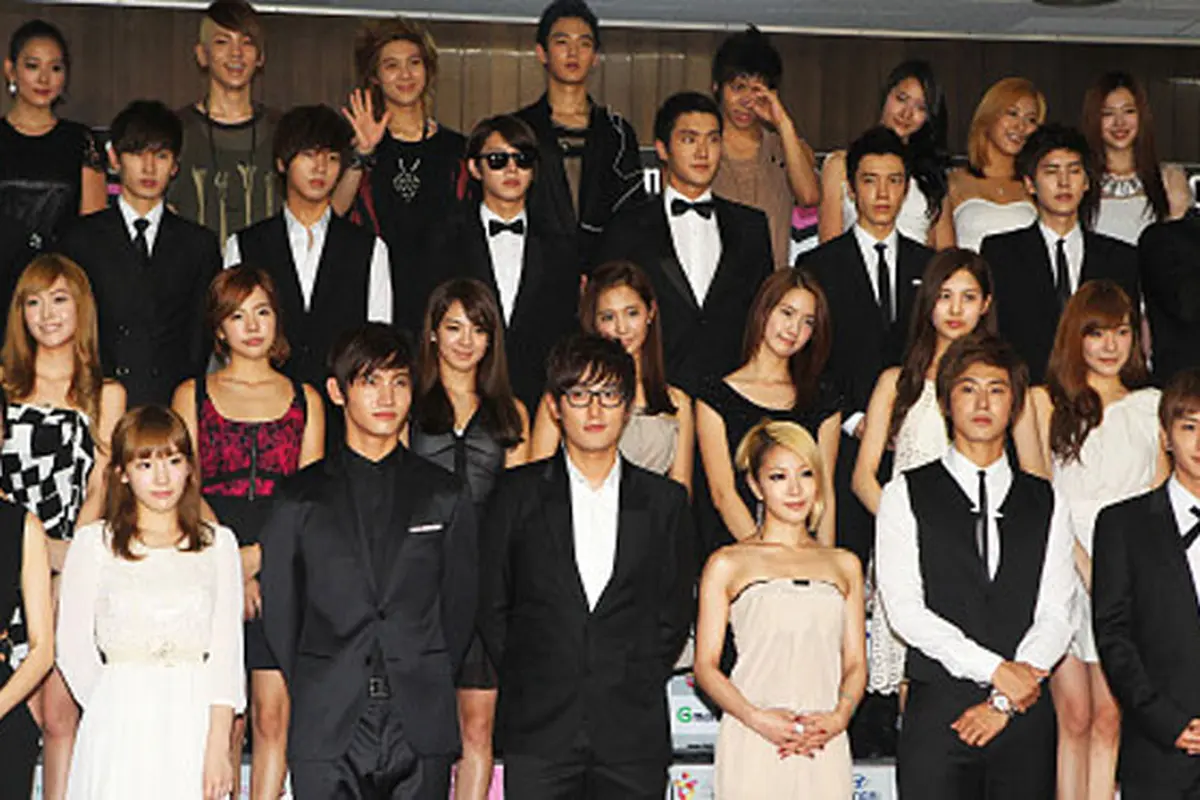 sm-entertainments-artists-140130b.jpg